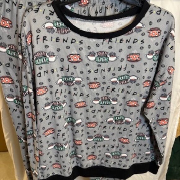 Friends Pajama Set – Long Sleeve Top & Pants, Grey Coffee Cup Print, Size XL - Picture 1 of 3